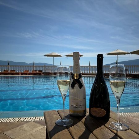 Nuna Hotel Radhimë 外观 照片