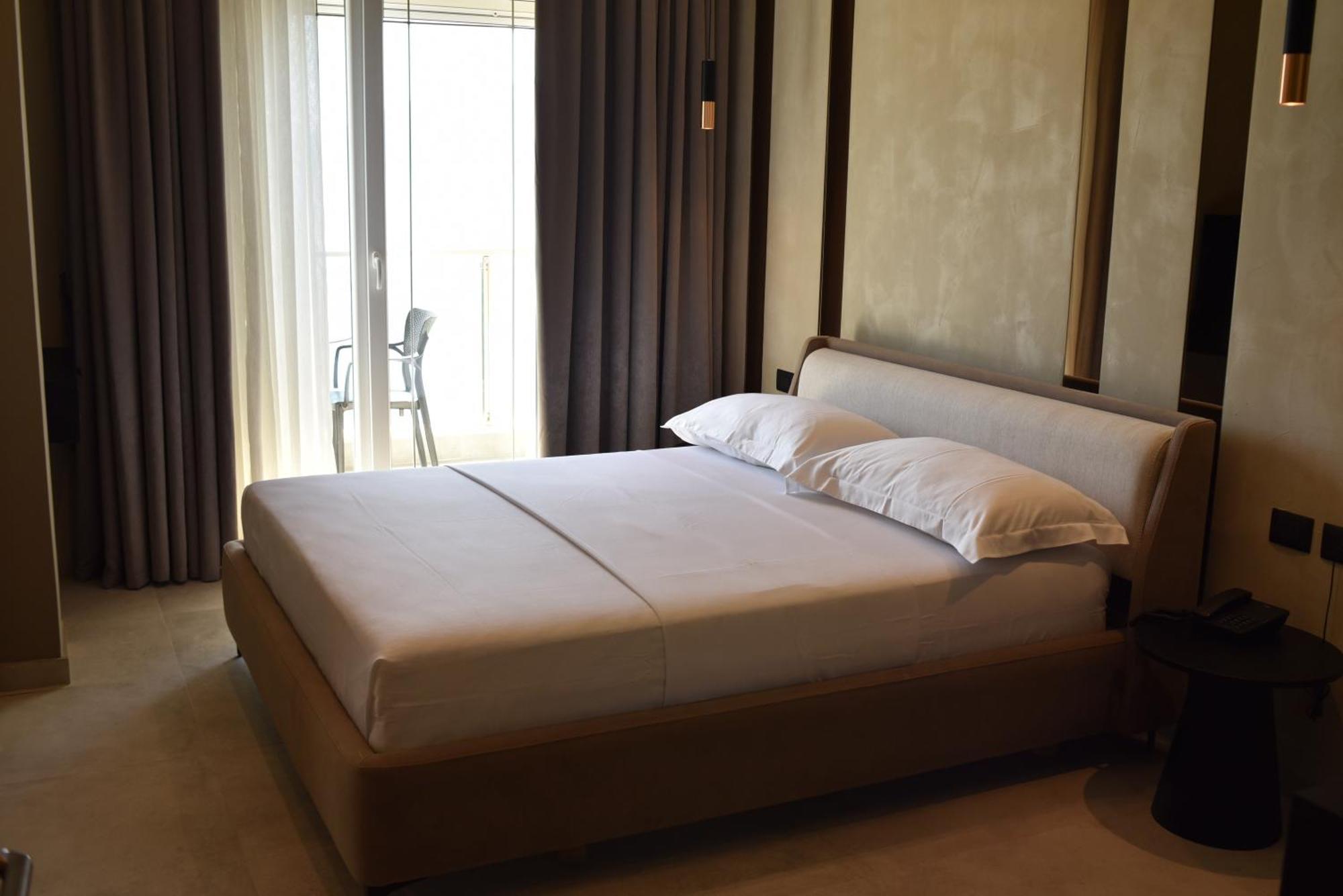 Nuna Hotel Radhimë 外观 照片