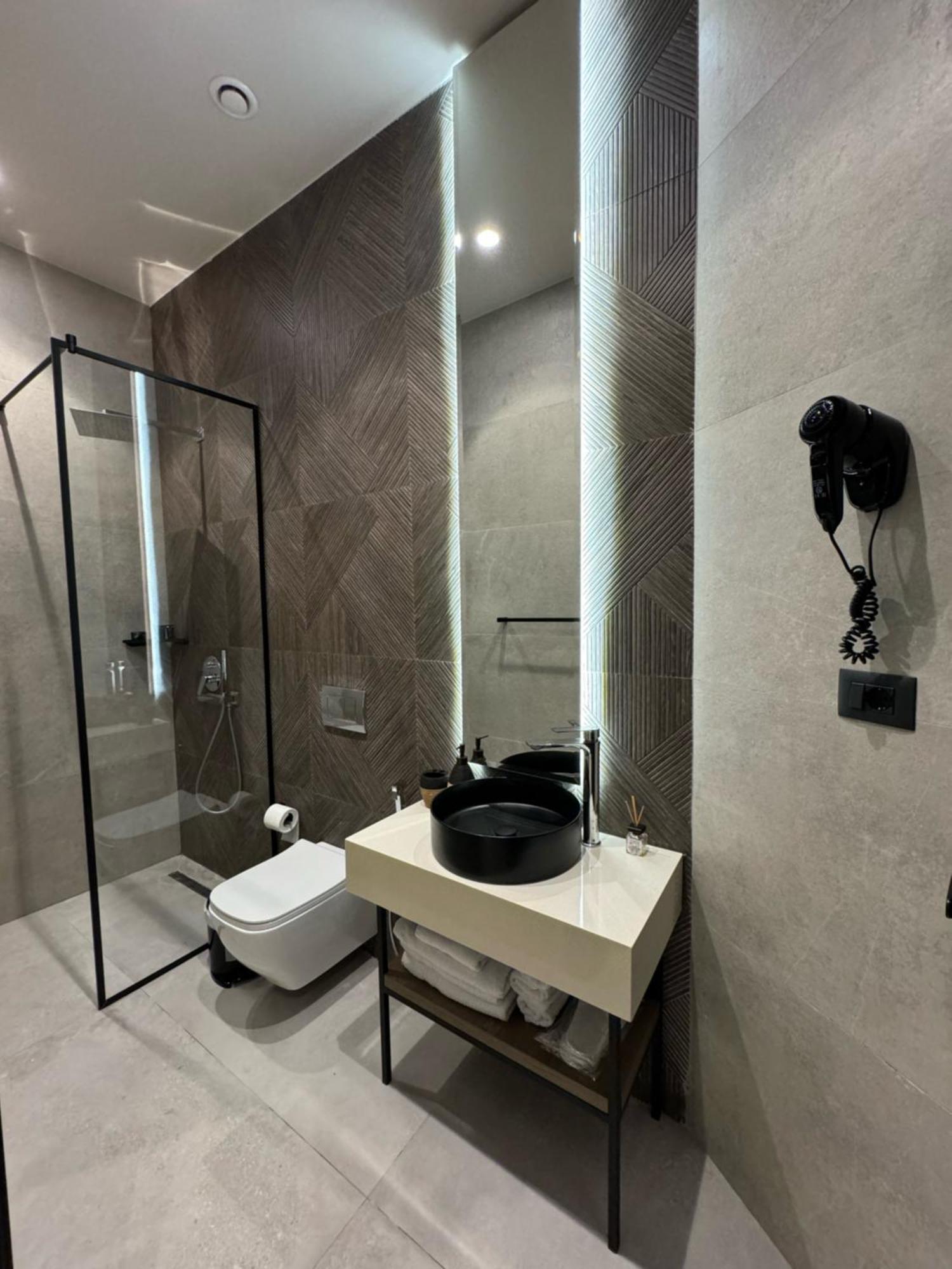 Nuna Hotel Radhimë 外观 照片