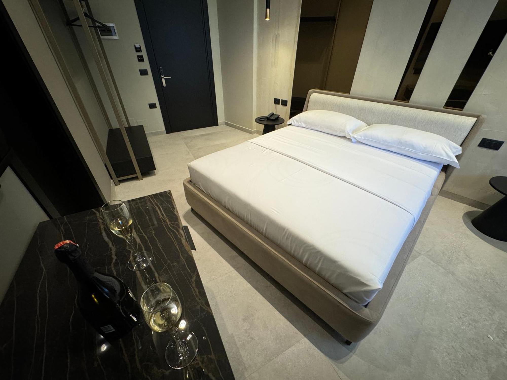 Nuna Hotel Radhimë 外观 照片