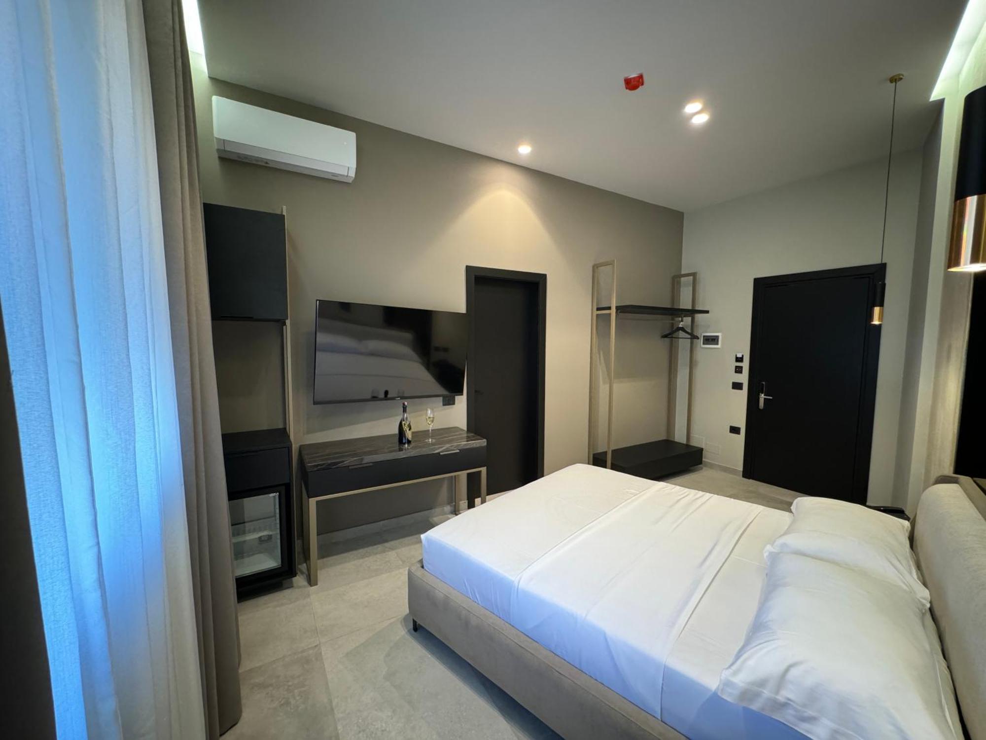 Nuna Hotel Radhimë 外观 照片