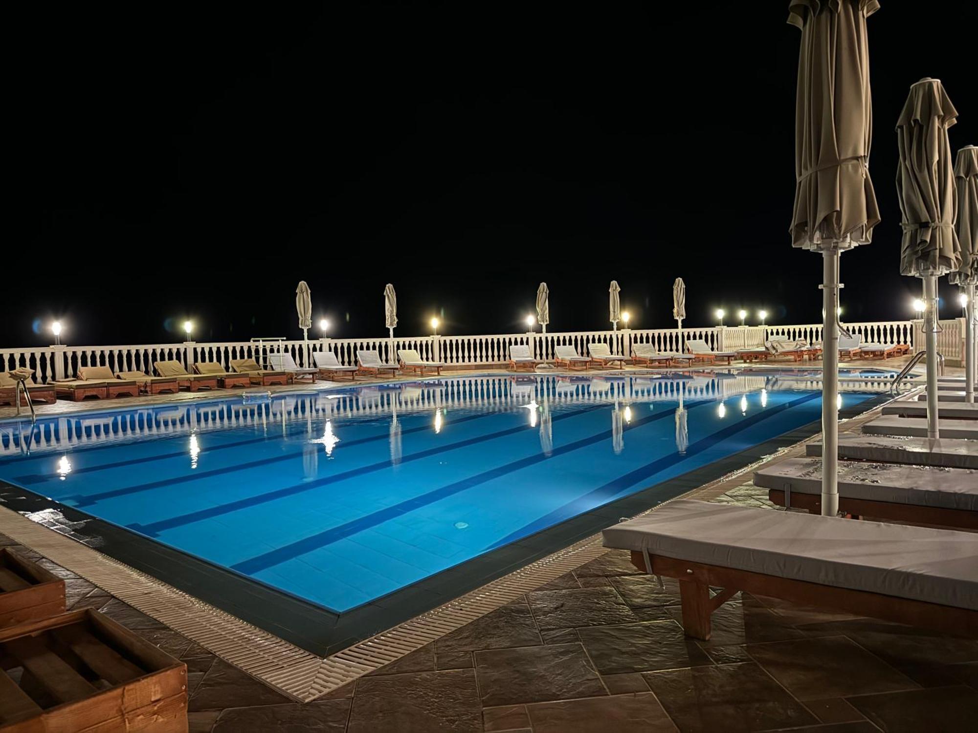 Nuna Hotel Radhimë 外观 照片