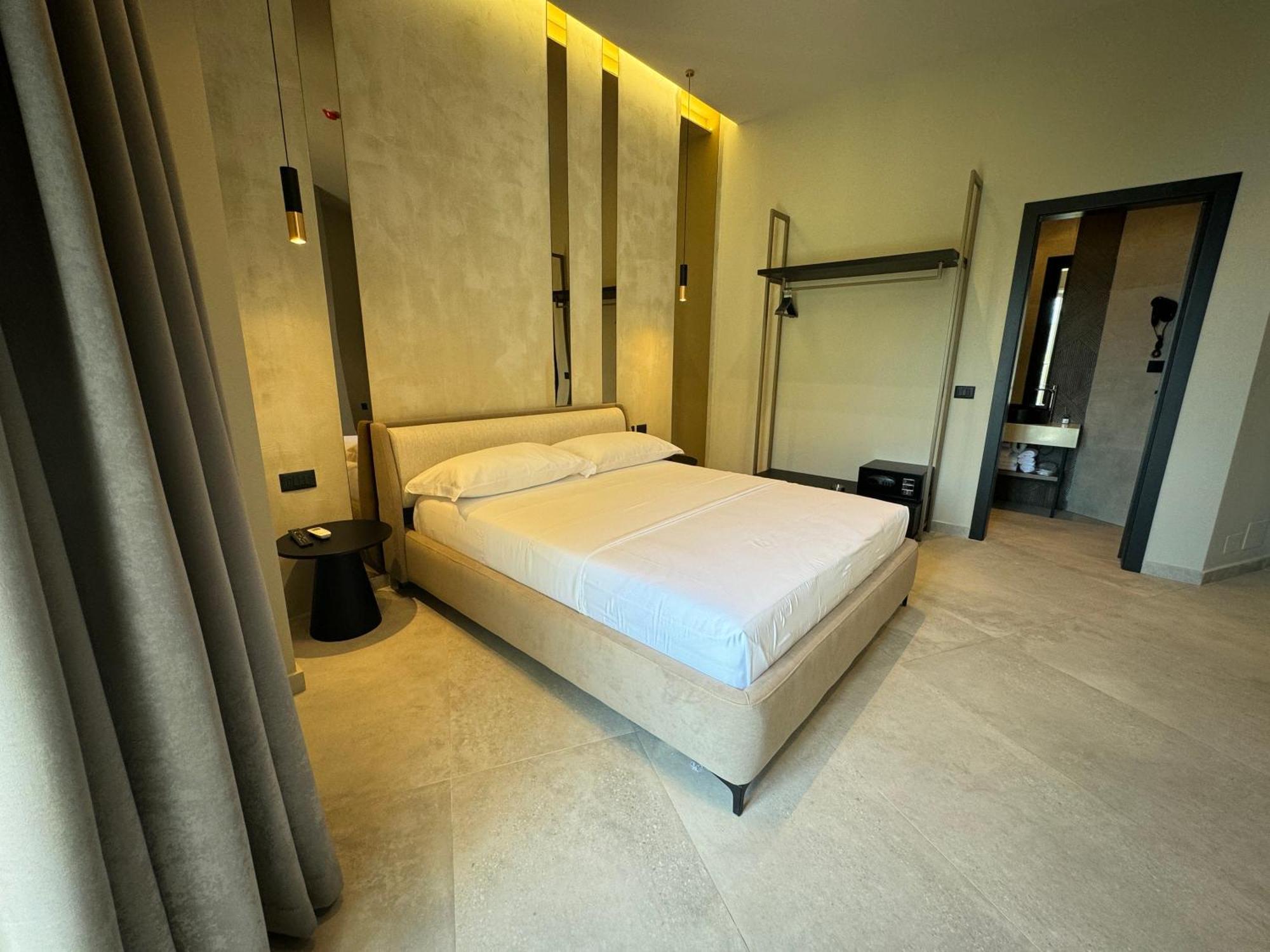 Nuna Hotel Radhimë 外观 照片