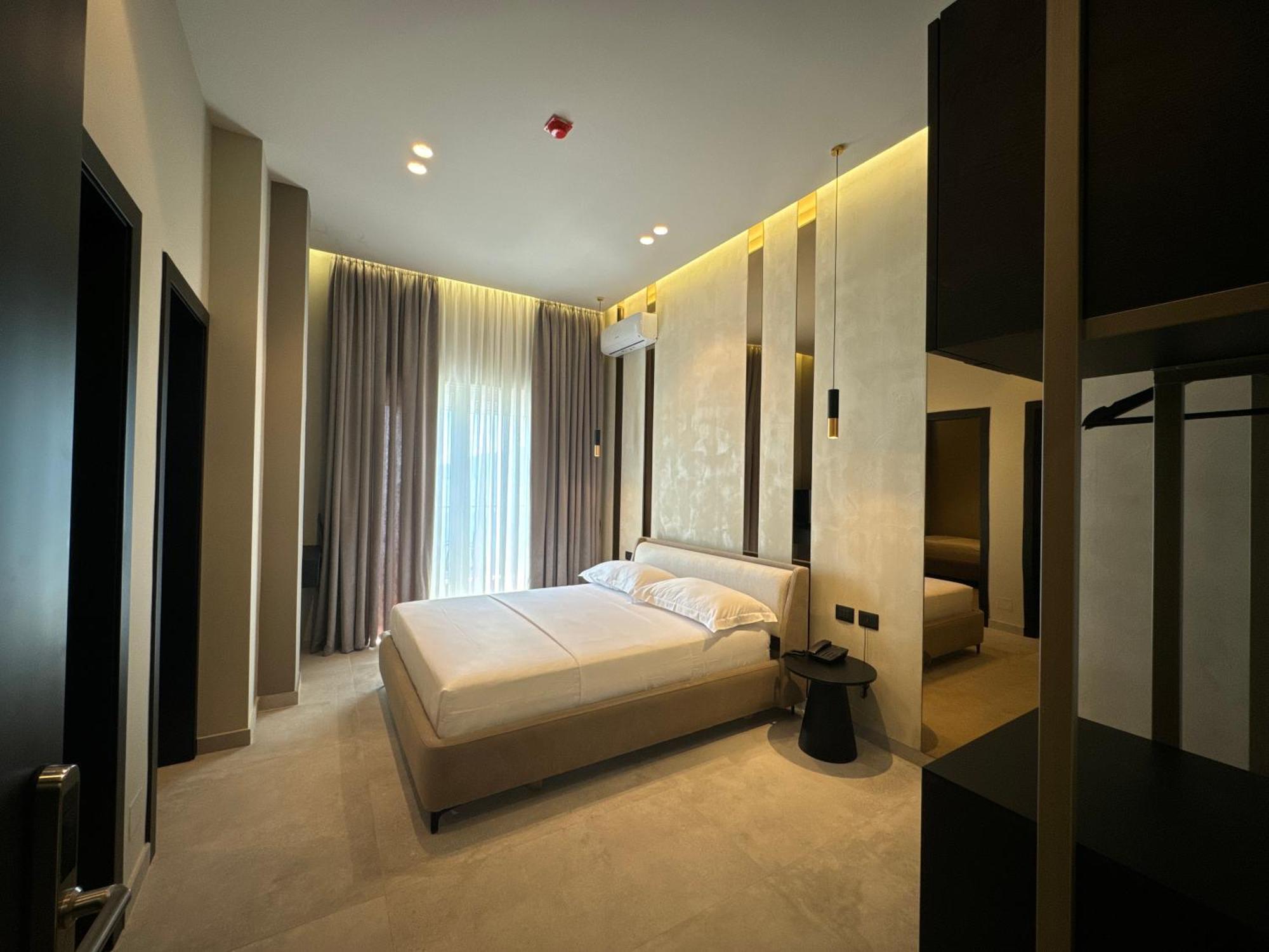 Nuna Hotel Radhimë 外观 照片