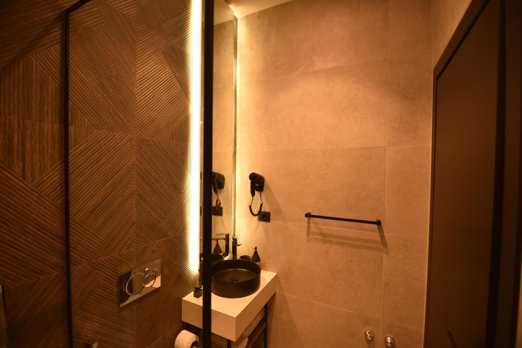 Nuna Hotel Radhimë 客房 照片