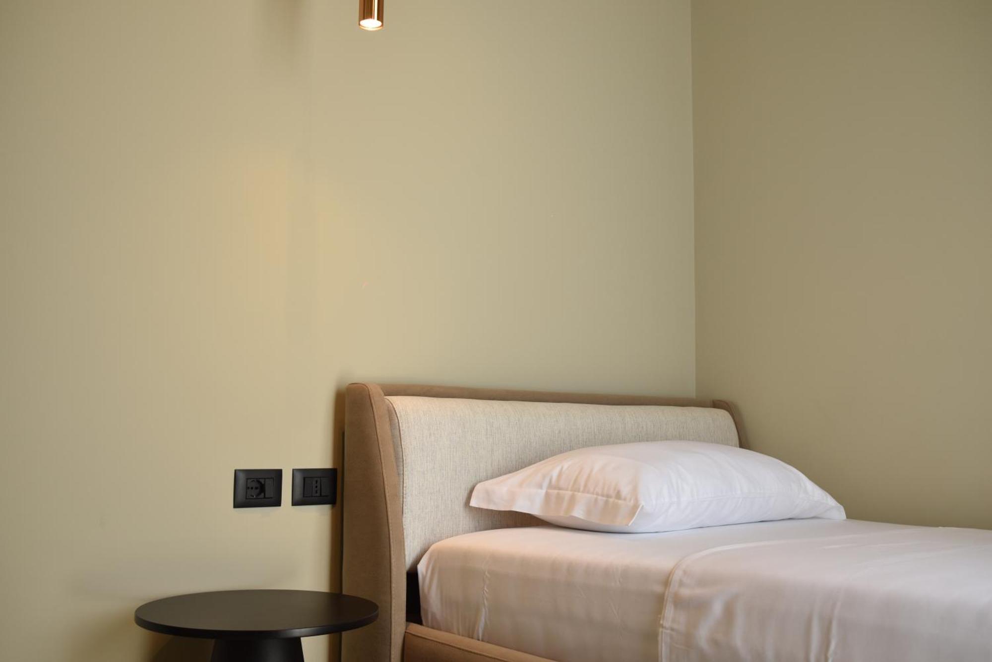 Nuna Hotel Radhimë 客房 照片